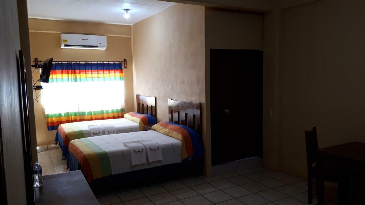 Hotel Alebrijes San Pedro Pochutla Dış mekan fotoğraf